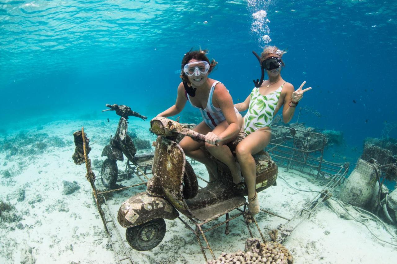 Manta Dive Gili Trawangan Resort Bagian luar foto