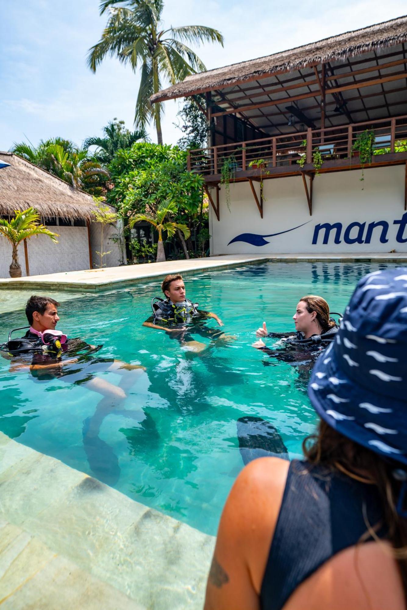 Manta Dive Gili Trawangan Resort Bagian luar foto